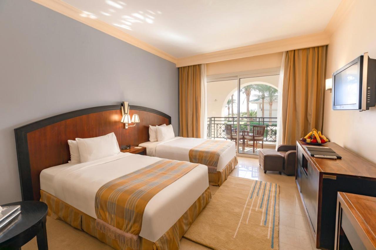 สเตลลา ดี มาเร บีช โฮเทล แอนด์ สปา Hotel ชาร์มเอลชีค ภายนอก รูปภาพ A room at the Hilton Sharm El Sheikh