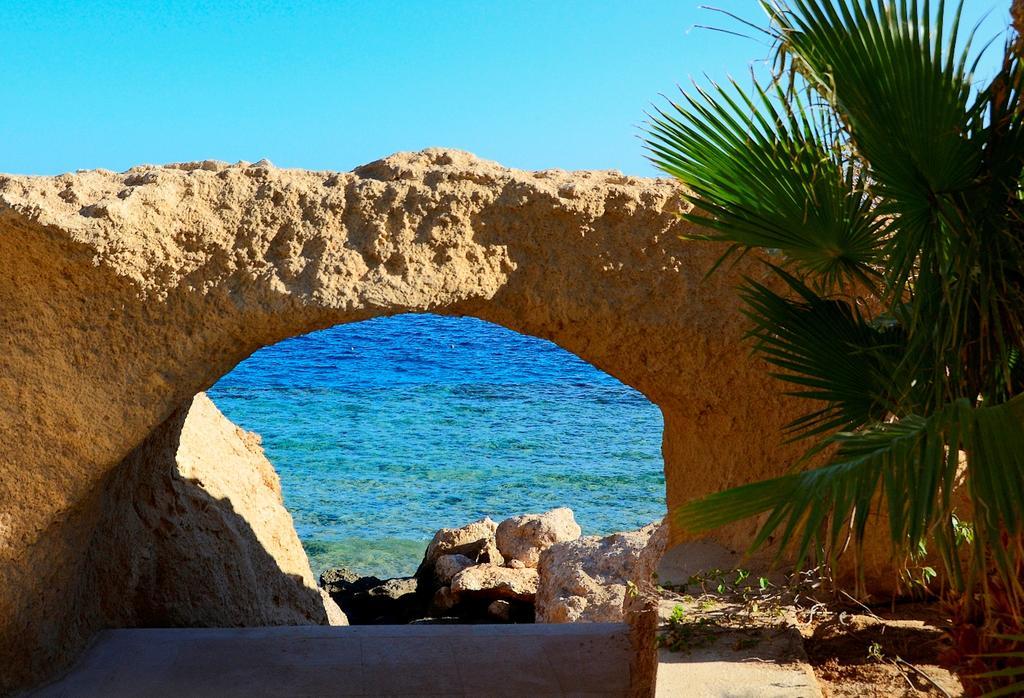 สเตลลา ดี มาเร บีช โฮเทล แอนด์ สปา Hotel ชาร์มเอลชีค ภายนอก รูปภาพ The Roman bridge of Almuñécar